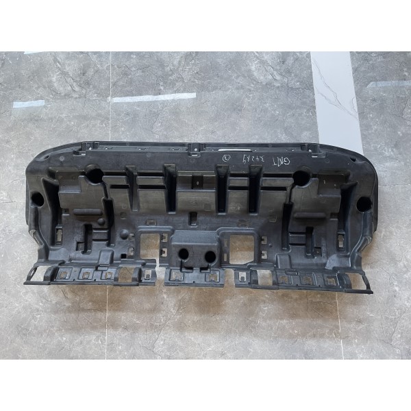 發(fā)動機底護板模具